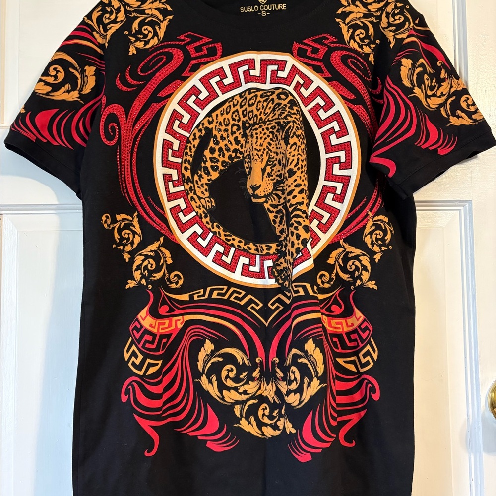 SUSLO COUTURE Black T-Shirt with Red and Gold Leopard Design